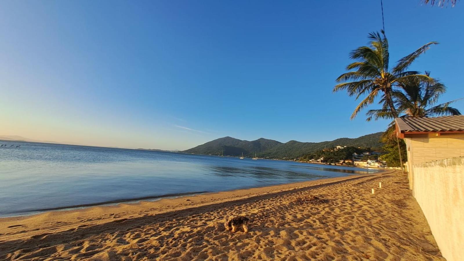 Casa De Praia Beira Do Mar, Pe Na Areia Florianopolis Bagian luar foto